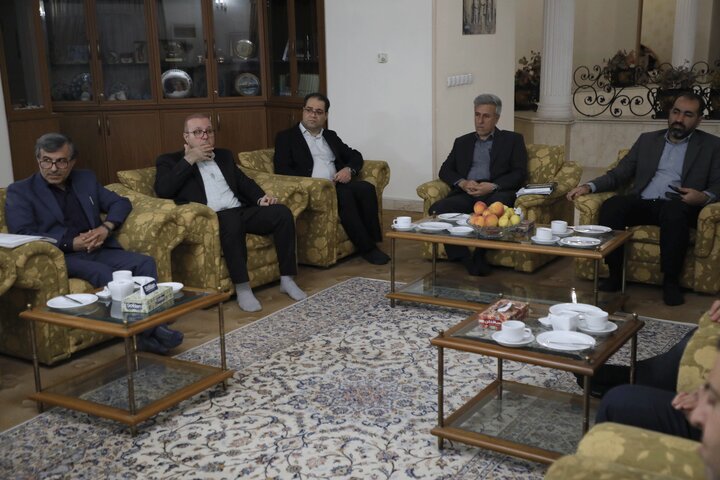 حاجی‌بابایی در نشست شورای اداری استان کرمانشاه