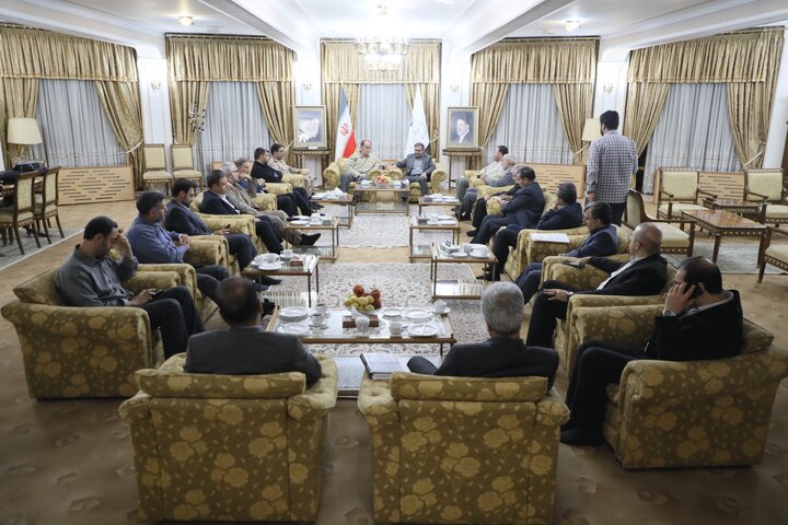 حاجی‌بابایی در نشست شورای اداری استان کرمانشاه