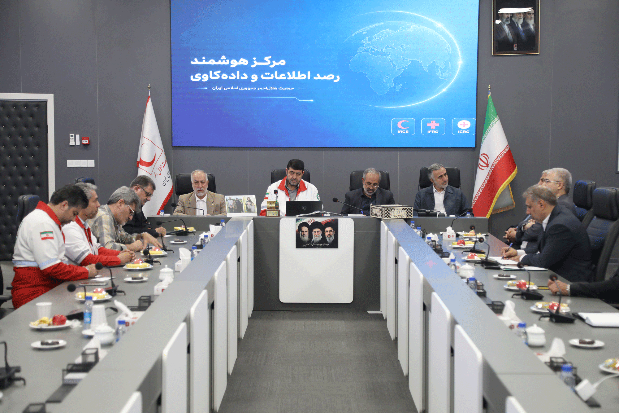 نشست مجمع نمایندگان استان تهران با رئیس جمعیت هلال احمر