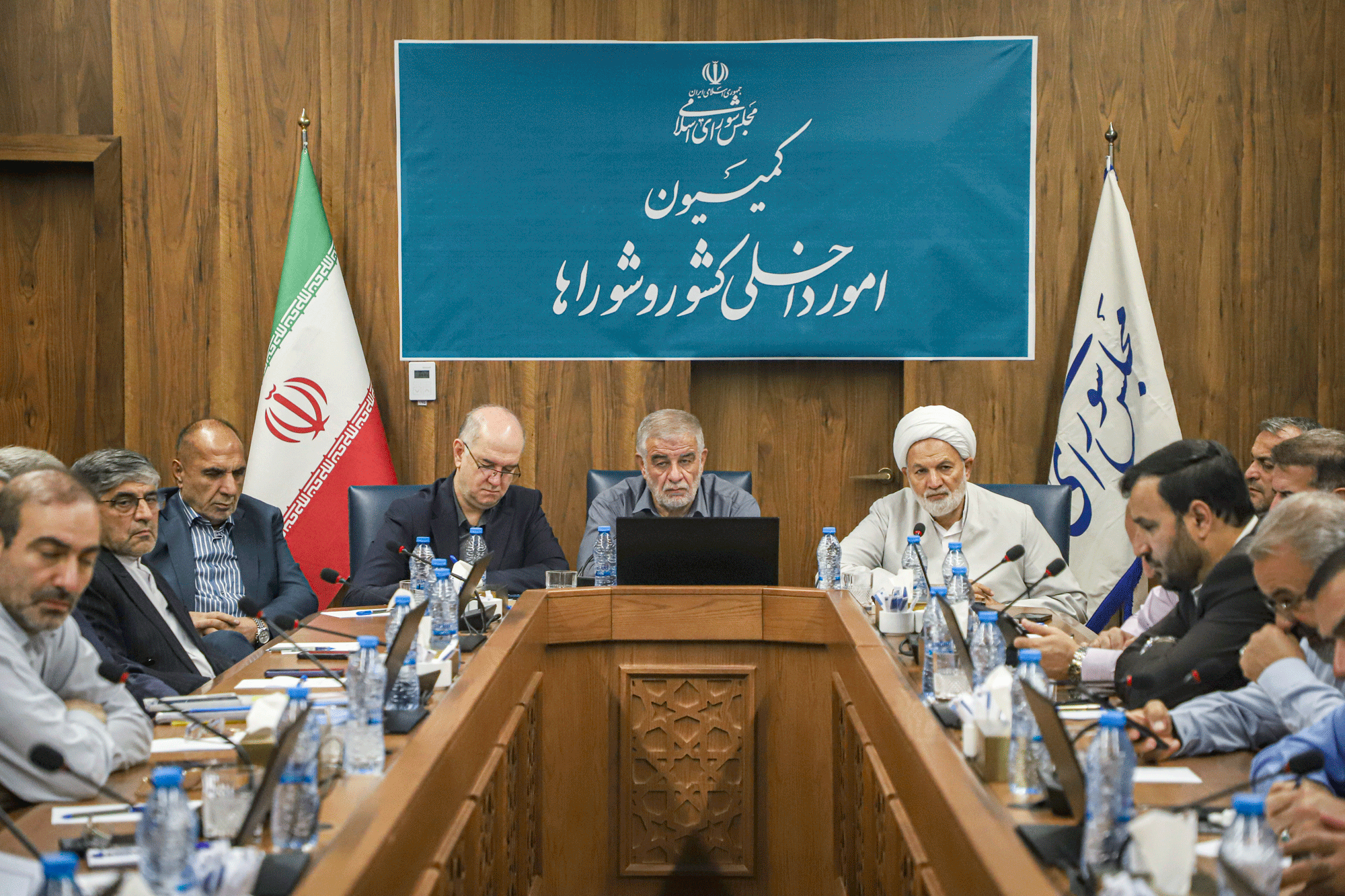 نشست کمیسیون امور داخلی کشور و شوراهای مجلس