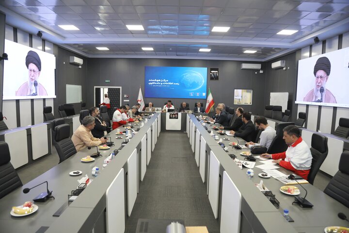 نشست مجمع نمایندگان استان تهران با رئیس جمعیت هلال احمر
