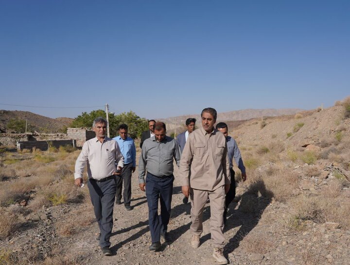 حضور نویدی در روستاهای شهر بابک/ تاکید نماینده مردم بر لزوم پیگیری رفع مشکلات دامداران و کشاورزان