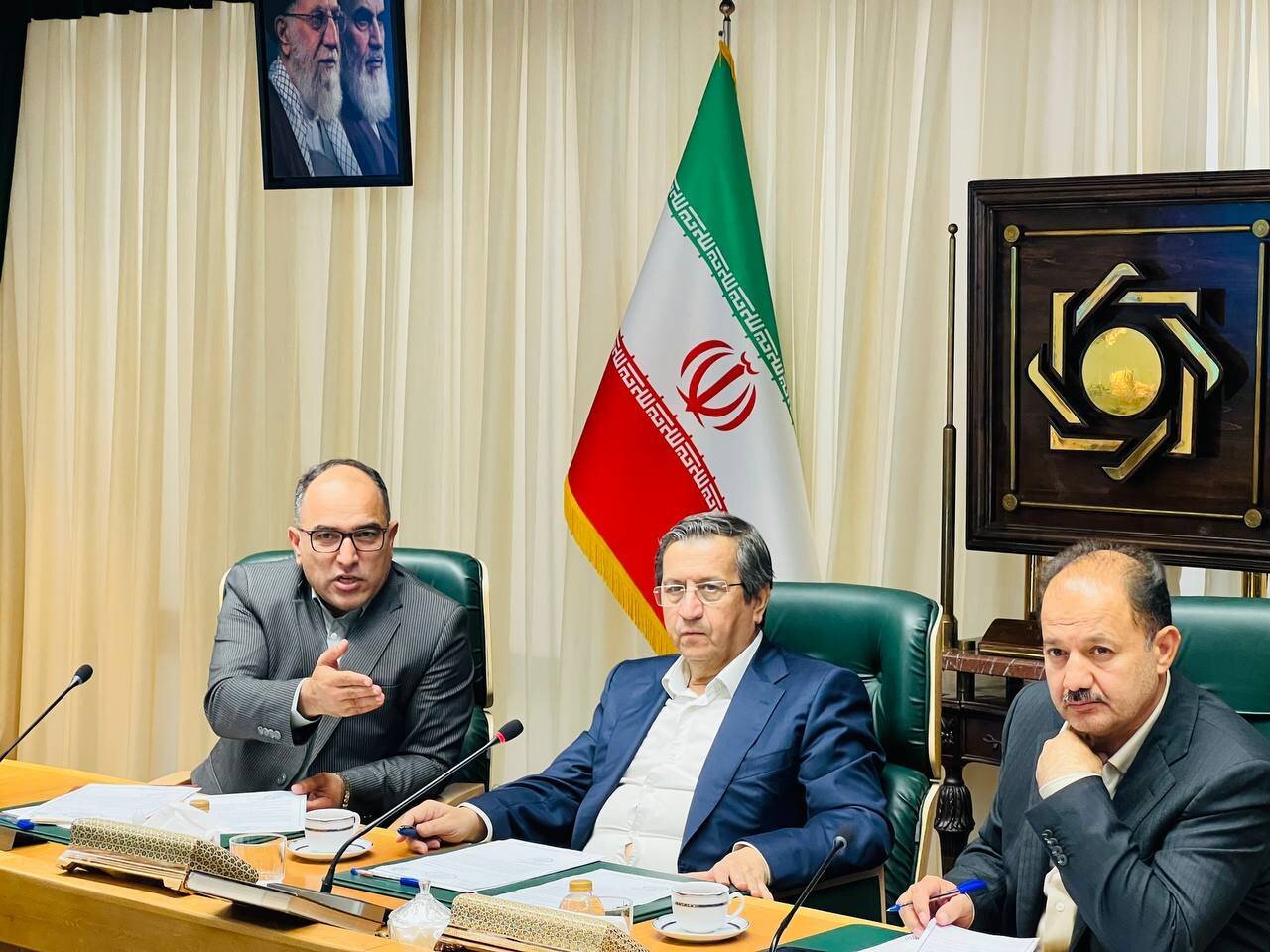دیدار آق ارکاکلی با رییس کل بانک مرکزی/ موضوع تسهیل و حمایت از طرح‌های سرمایه‌گذاری و اقتصادی استان گلستان پیگیری شد