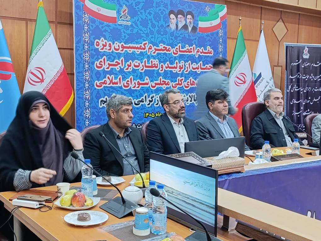 زنگنه: ابهام در رابطه وزارت نفت و پالایشگاه‌ها باید پایان یابد