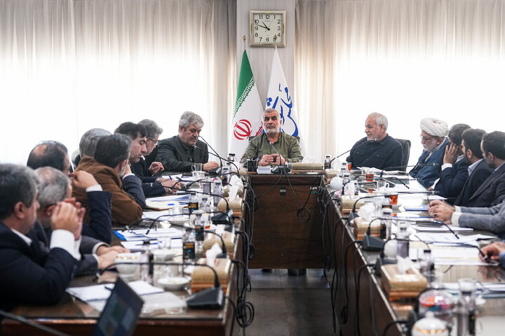 جلسه پیگیری مطالبات نیروگاه‌های بخش غیر دولتی از وزارت نیرو با حضور نایب رئیس مجلس