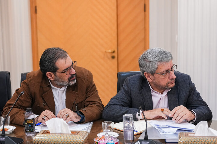جلسه پیگیری مطالبات نیروگاه‌های بخش غیر دولتی از وزارت نیرو با حضور نایب رئیس مجلس
