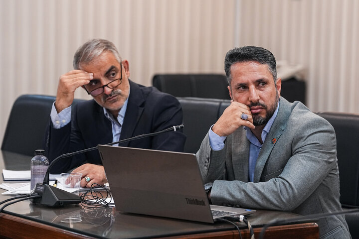 جلسه پیگیری مطالبات نیروگاه‌های بخش غیر دولتی از وزارت نیرو با حضور نایب رئیس مجلس