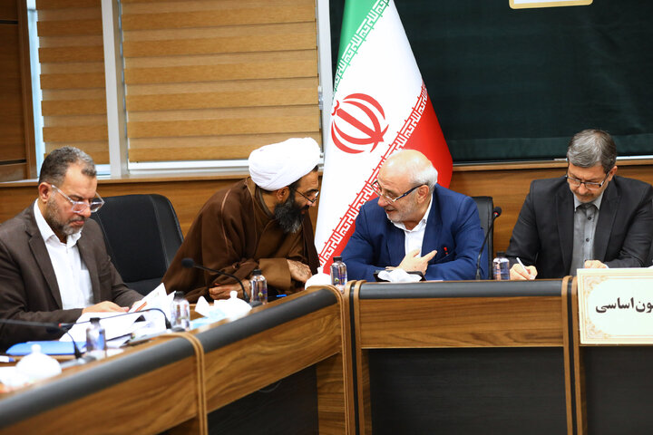 جلسه کمیسیون اصل نودم مجلس شورای اسلامی با استاندار اصفهان