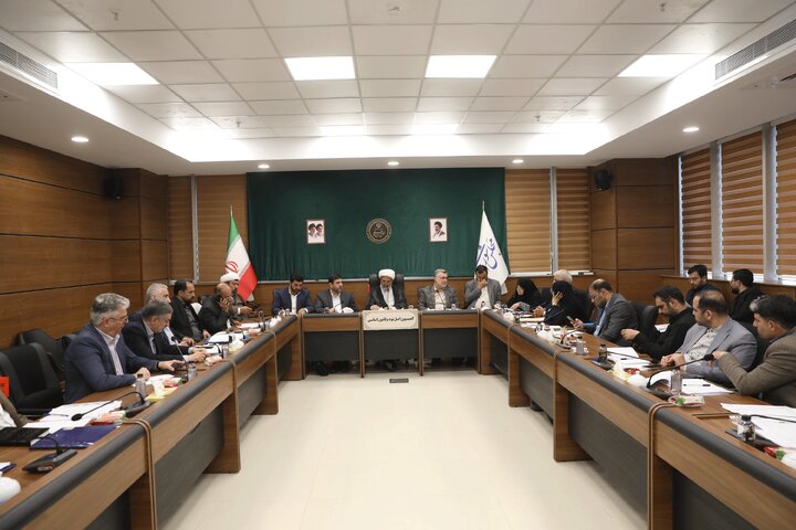 نشست ۳۱ شهریور کمیسیون اصل ۹۰ با حضور وزیر بهداشت، درمان و آموزش پزشکی