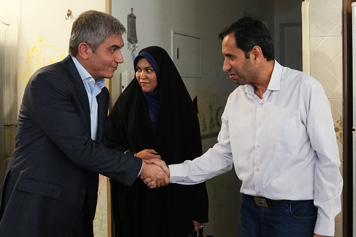 دیدار نماینگان مجلس با خانواده شهید منصور عسگری