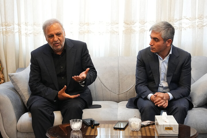 دیدار نماینگان مجلس با خانواده شهید منصور عسگری
