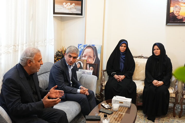 دیدار نماینگان مجلس با خانواده شهید منصور عسگری