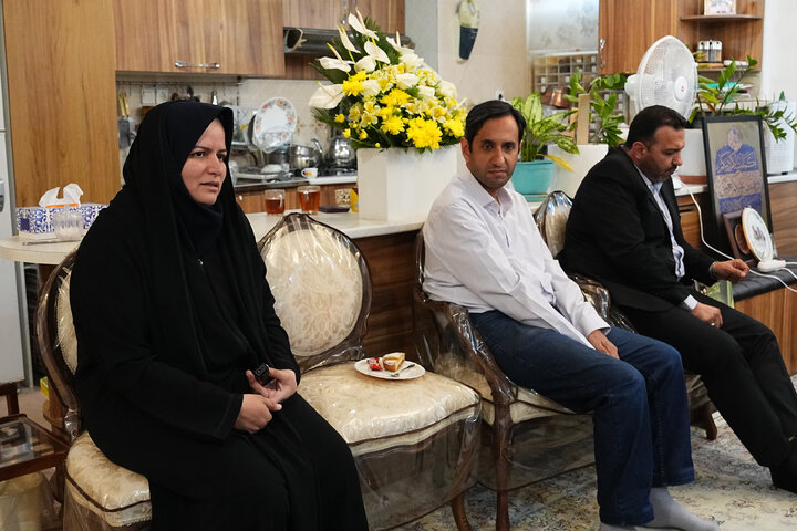 دیدار نماینگان مجلس با خانواده شهید منصور عسگری