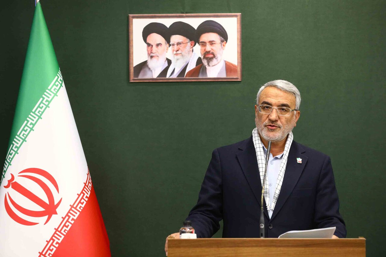 تنها راه نجات کشور، مقاومت و ایستادگی با حفظ وحدت و انسجام ملی و تبعیت از فرامین مقام معظم رهبری است