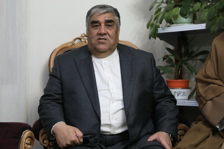 دیدار نایب‌رئیس مجلس با خانواده شهید حسین طاهری