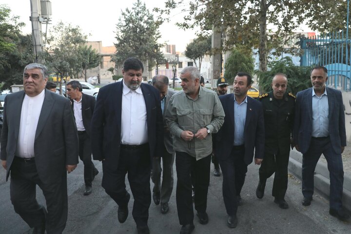 دیدار نایب‌رئیس مجلس با خانواده شهید حسین طاهری