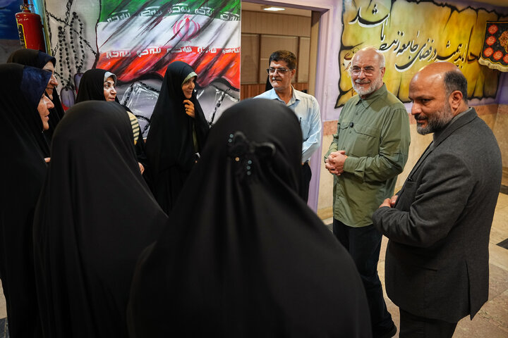 حضور رئیس مجلس در دبستان پسرانه شهید آیت به مناسبت بازگشایی مدارس