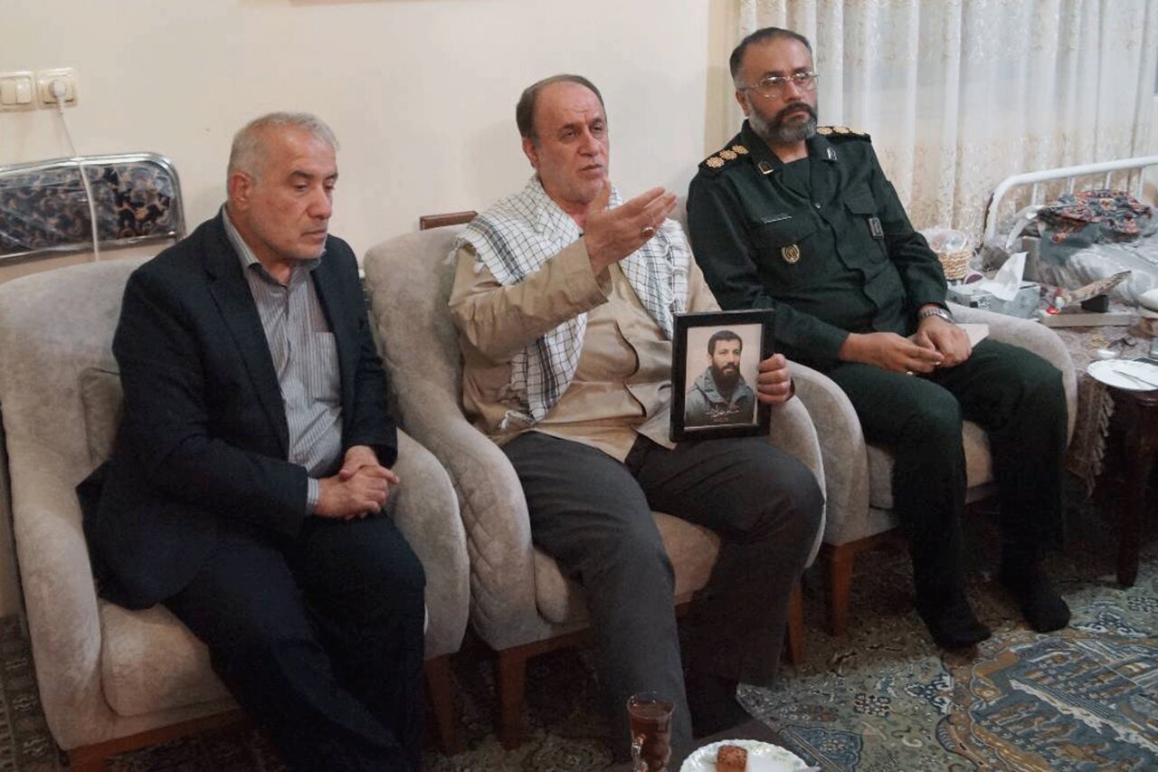 آمریکا در این مدت شکست خورده و باید با موضع قدرت با آن سخن گفت / تنگه هرمز حرف اول و آخر ماست / مجلس پای خونخواهی شهدا و امام شهید ایستاده است