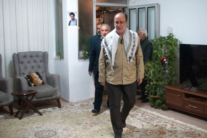 دیدار حاج بابایی با خانواده شهیدان عزیزی از شهدای هشت سال دفاع مقدس و جنگ تحمیلی آمریکایی - صهیونیستی در بهشهر