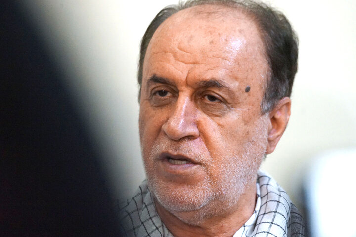 نایب رئیس مجلس با خانواده سردار شهید حسینعلی مهرزادی از شهدای هشت سال دفاع مقدس بهشهر