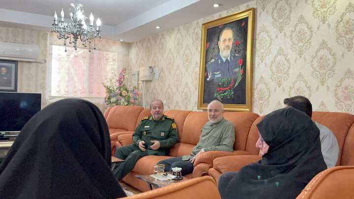دیدار دکتر قالیباف رئیس مجلس با خانواده سرلشکر شهید عزیز نصیرزاده