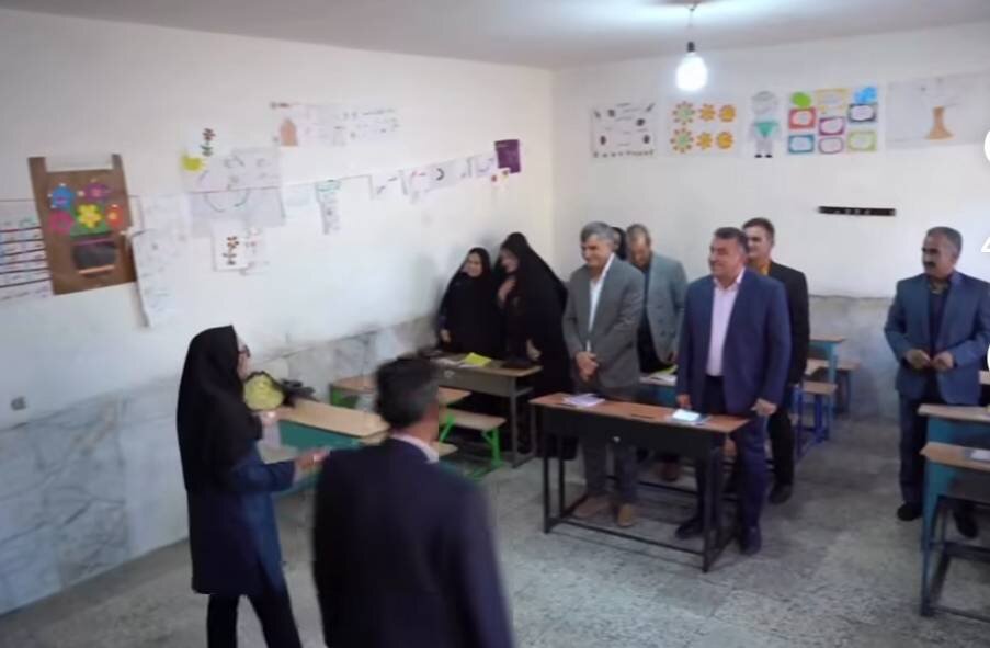 پس از ۴۷ سال؛ دیدار دوباره شاگرد و معلم، روایت ماندگار احترام بهرامی به مقام معلم
