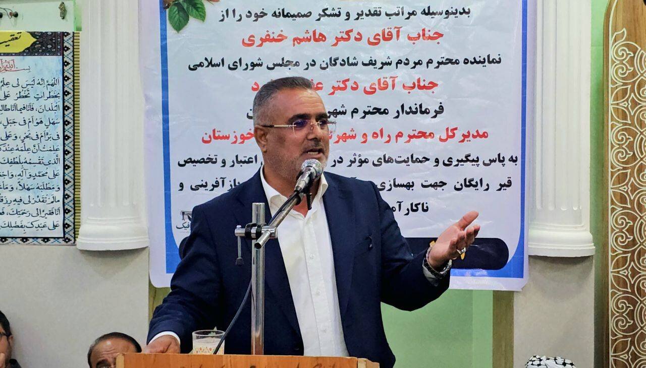 آغاز نهضت بزرگ بهسازی و آسفالت معابر شهر شادگان در ۱۷۰ خیابان با هدف توسعه زیرساخت‌های شهری و افزایش رضایت‌ مردم