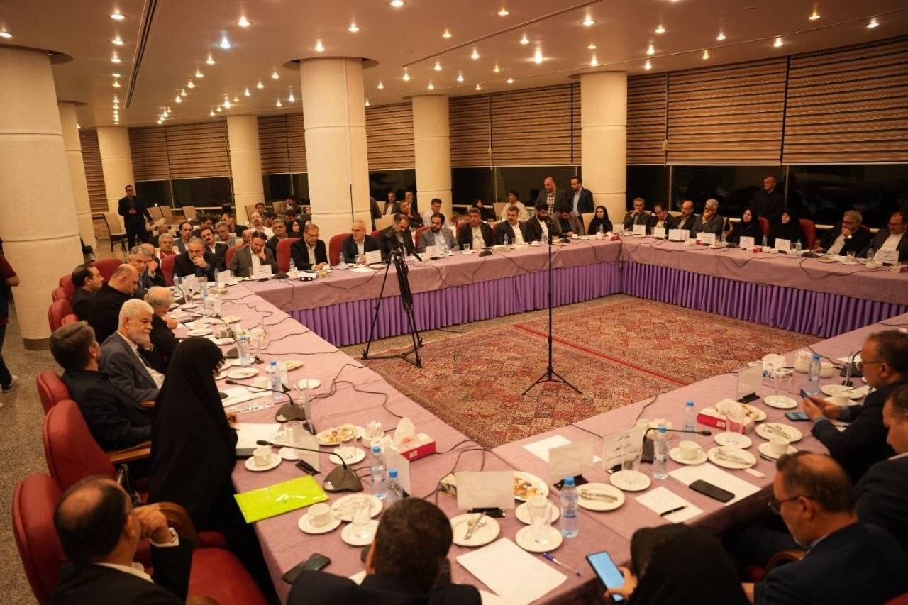 بازسازی خانه‌های بهداشت و تکمیل بیمارستان‌های نیمه‌تمام؛ محور مطالبات مازندران/ از بیمارستان گلیا تا آیت‌الله طبرسی؛ پروژه‌های درمانی مازندران تعیین تکلیف می‌شوند/ پیگیری مصوبات سفر از رئیس جمهور و سازمان برنامه و بودجه