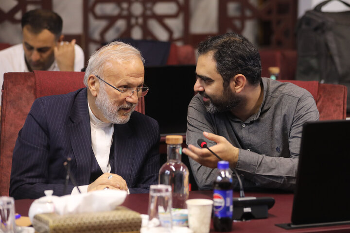 نشست مشترک مجمع نمایندگان تهران با وزیر امور اقتصادی و دارایی