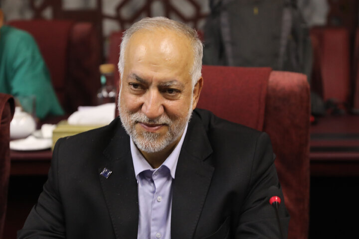 نشست مشترک مجمع نمایندگان تهران با وزیر امور اقتصادی و دارایی