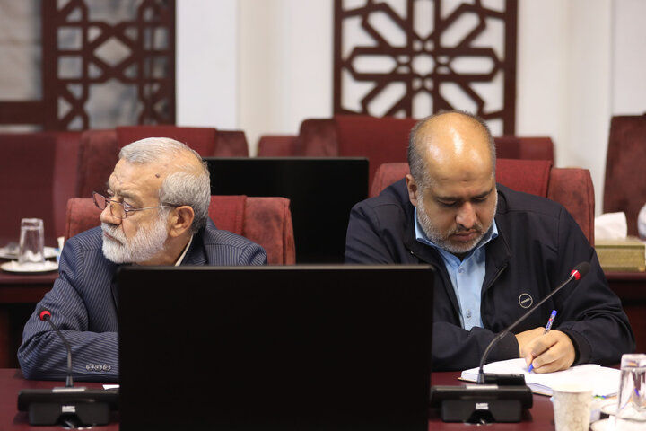 نشست مشترک مجمع نمایندگان تهران با وزیر امور اقتصادی و دارایی