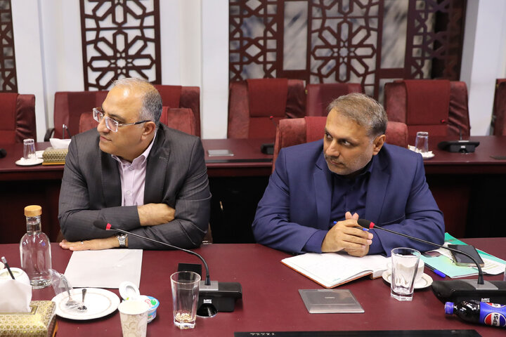 نشست مشترک مجمع نمایندگان تهران با وزیر امور اقتصادی و دارایی