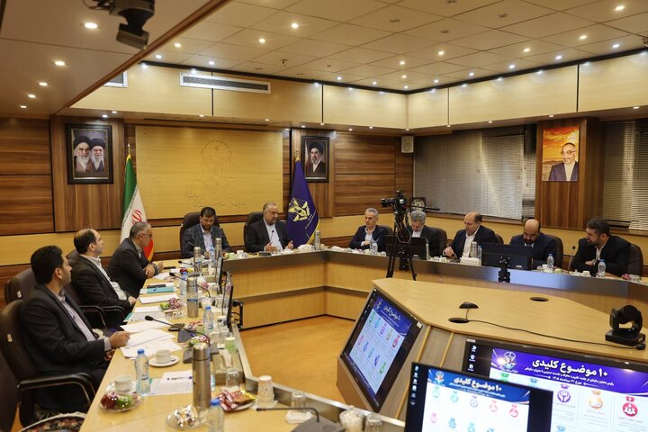 نشست کمیسیون قضایی و حقوقی مجلس با رئیس سازمان زندان‌ها