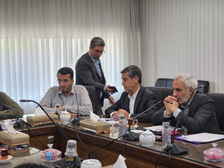 نشست بررسی آخرین وضعیت واگذاری ماشین‌سازی تبریز با حضور نایب‌رئیس مجلس