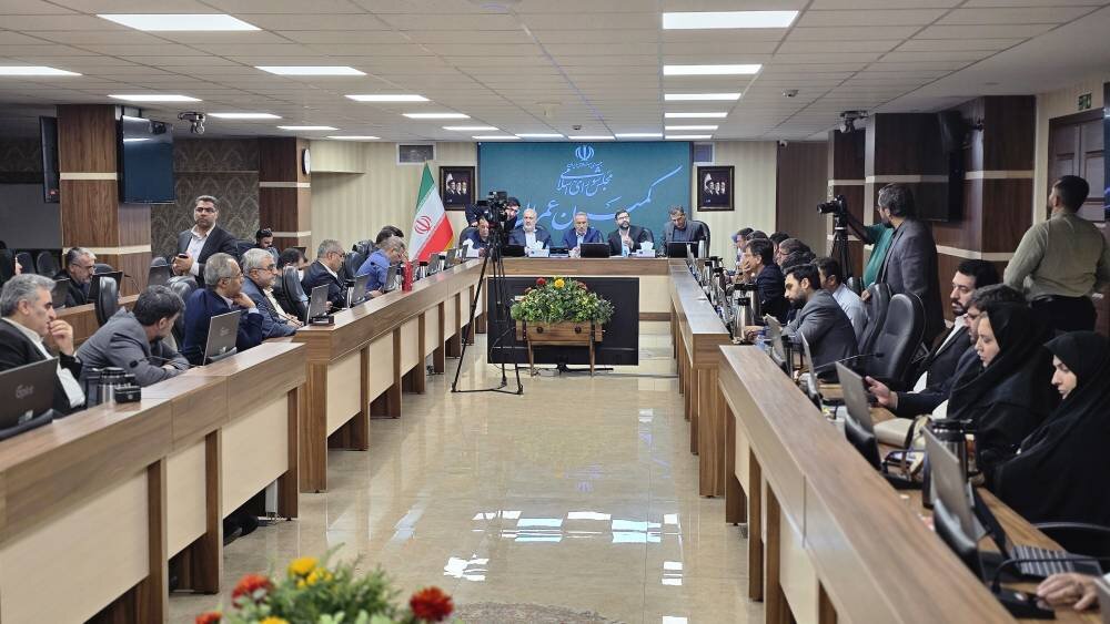 تزریق ۲۵۰ هزار میلیارد تومان نقدینگی به پروژههای زیربنایی از محل صرفهجویی انرژی/ روزهای پایانی قطعی برق بخش خانگی