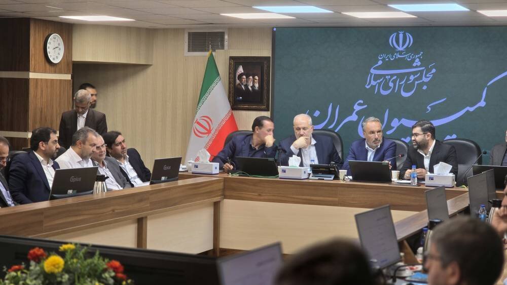 تزریق ۲۵۰ هزار میلیارد تومان نقدینگی به پروژههای زیربنایی از محل صرفهجویی انرژی/ روزهای پایانی قطعی برق بخش خانگی
