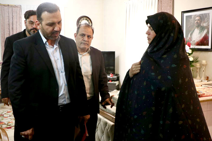 دیدار تعدادی از نمایندگان مجلس با خانواده سردار شهید طالبی