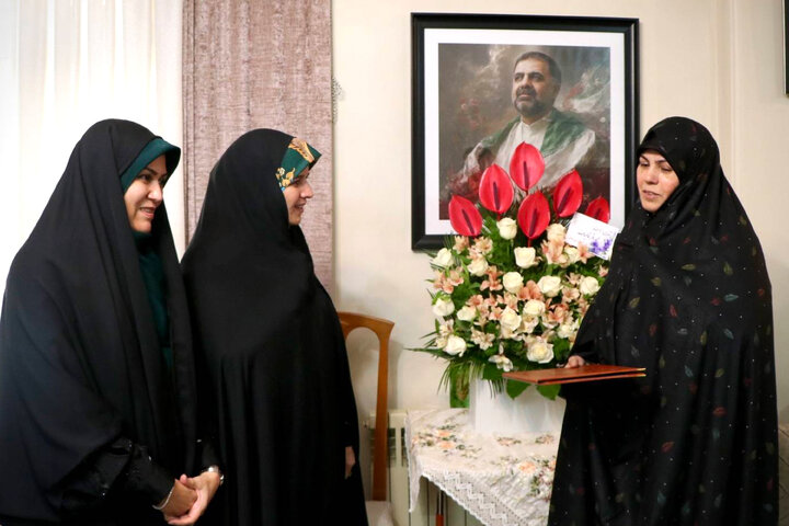 دیدار تعدادی از نمایندگان مجلس با خانواده سردار شهید طالبی