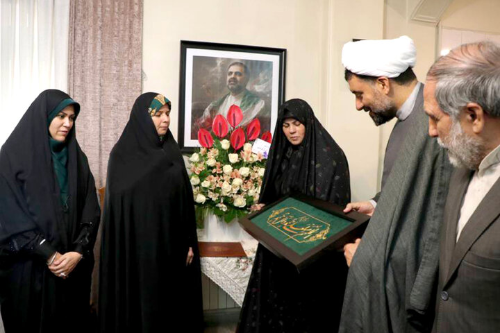 دیدار تعدادی از نمایندگان مجلس با خانواده سردار شهید طالبی