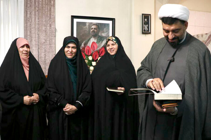 دیدار تعدادی از نمایندگان مجلس با خانواده سردار شهید طالبی