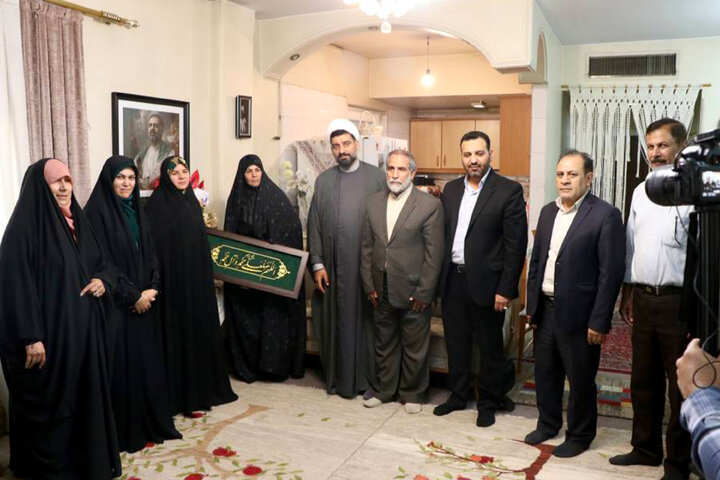 دیدار تعدادی از نمایندگان مجلس با خانواده سردار شهید طالبی