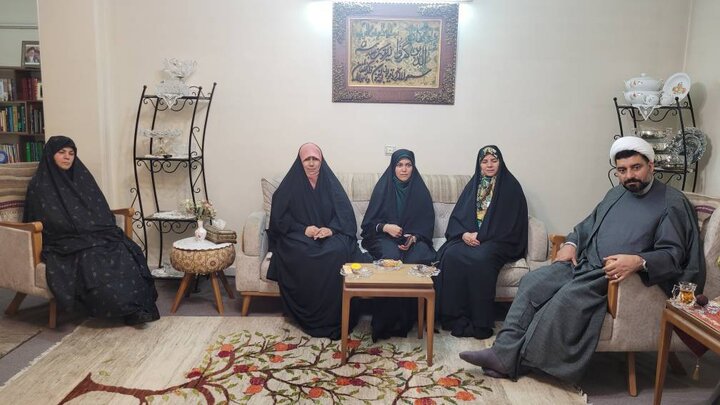 دیدار تعدادی از نمایندگان مجلس با خانواده سردار شهید طالبی