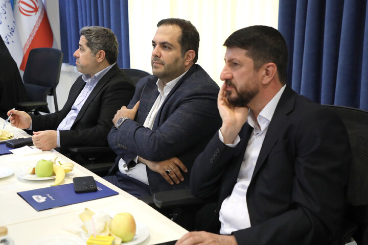 نشست مشترک اعضای کمیسیون اجتماعی مجلس با مسئولان کارخانه پگاه استان گلستان