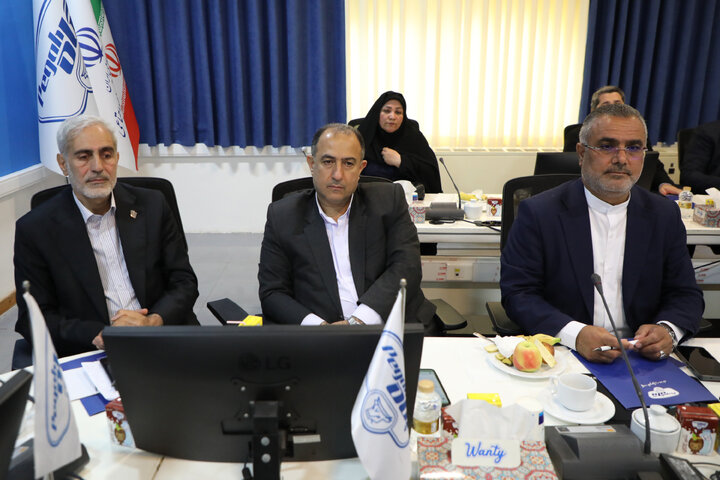 نشست مشترک اعضای کمیسیون اجتماعی مجلس با مسئولان کارخانه پگاه استان گلستان
