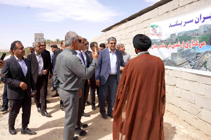بازدید کمیسیون کشاورزی از واحدهای آسیب‌دیده شهرستان دشتستان