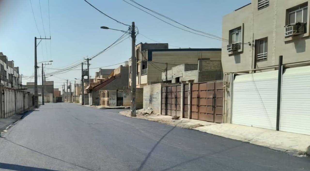 خیابان‌های جانبازان کوی مهدیس آسفالت شد/ تأکید بر پیگیری مطالبات عمرانی و ارتقاء کیفیت زیرساخت های شهری