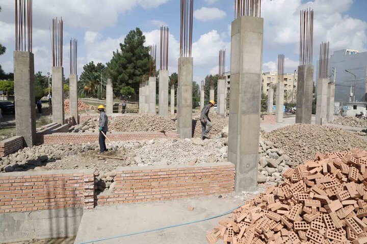 بازدید اعضای کمیسیون اجتماعی مجلس از درمانگاه و اورژانس نیمه ساخت خاتم الانبیا شهرستان گنبدکاووس