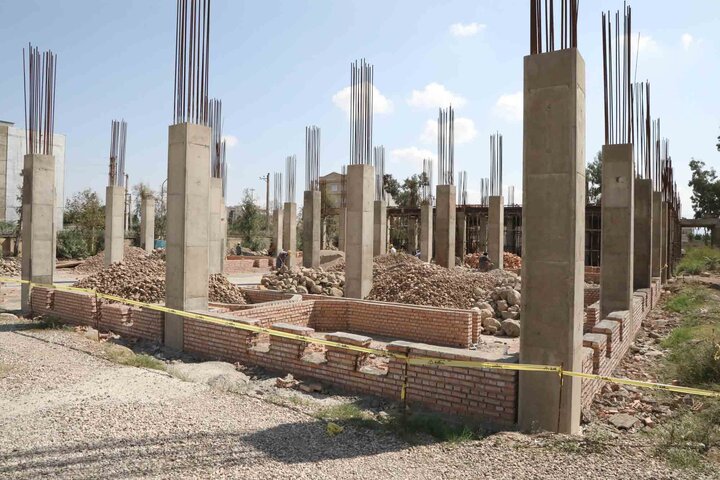 بازدید اعضای کمیسیون اجتماعی مجلس از درمانگاه و اورژانس نیمه ساخت خاتم الانبیا شهرستان گنبدکاووس