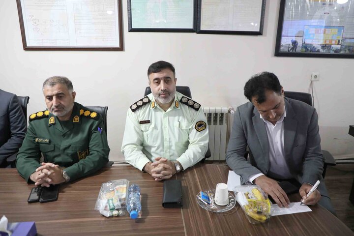 نشست مشترک اعضای کمیسیون اجتماعی مجلس با مسئولان معدن زغال سنگ تخت شهرستان مینودشت