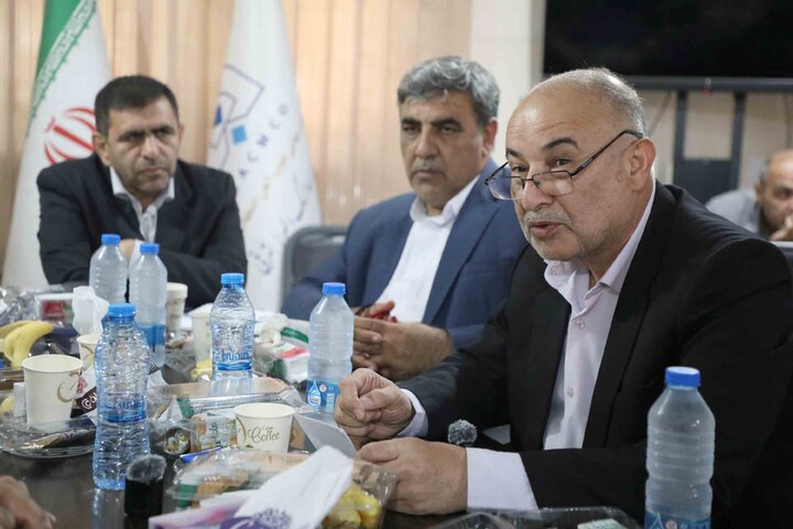 نشست مشترک اعضای کمیسیون اجتماعی مجلس با مسئولان معدن زغال سنگ تخت شهرستان مینودشت